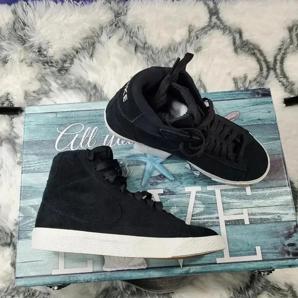 Nike Shoes - Nike Blazer Mid GS